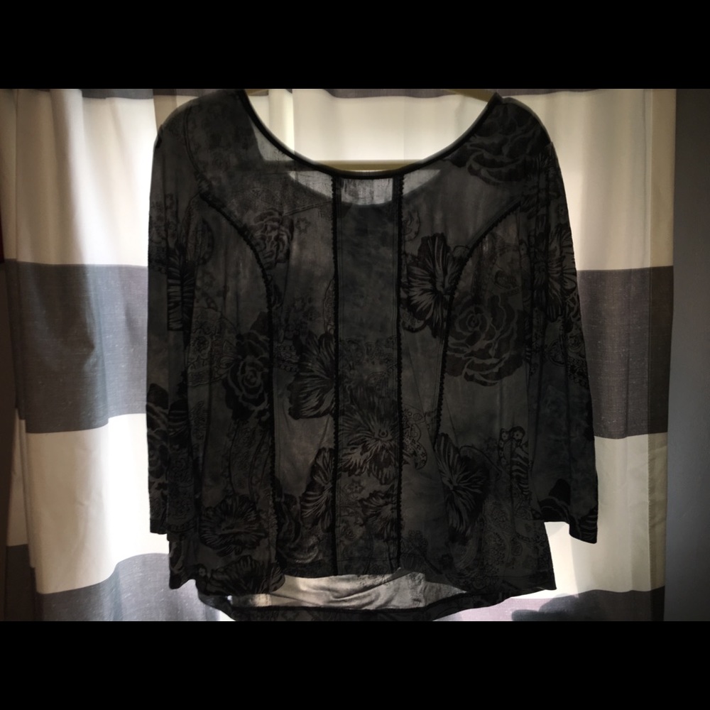 Sere nade 2x long sleeve.